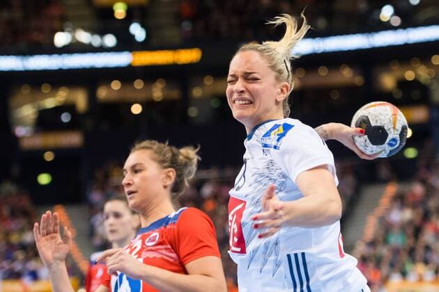 171217 Frances Manon Houette in the final between France and Norway during the World Cups World Cup on 17 December 2017 in Hamburg  Copyright: CARLxSANDIN BB171217CS153