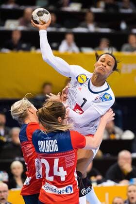 171217 France Allison Pineau in the finals between France and Norway during the World Cup of December 17, 2017 in Hamburg  Copyright: CARLxSANDIN BB171217CS154
