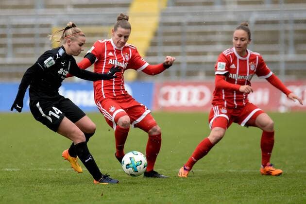 v Jackie Groenen 1 FFC Frankfurt 14 Verena Faißt Faisst Feisst Feist Faist FC Bayern Munich FCB 22 Gina Lewandowski FC Bayern Munich FCB 2 in a duel duel tackle Dynamics Action Action Football Allianz Women Bundesliga FC Bayern Munich 1 FFC Frankfurt xslx