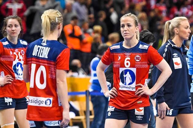 171217 Norways Heidi Lek breaks after the final between France and Norway during the World Cups World Cup on 17 December 2017 in Hamburg  Copyright: CARLxSANDIN BB171217CS173