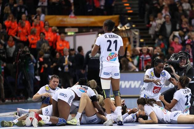 France Norway 23 IHF Handball Womens World Cup Hamburg 17 12 17 Hamburg 17 12 17 Sport Handball 23 IHF Handball Womens World Cup Final France Norway Cheers to victory xmmkx