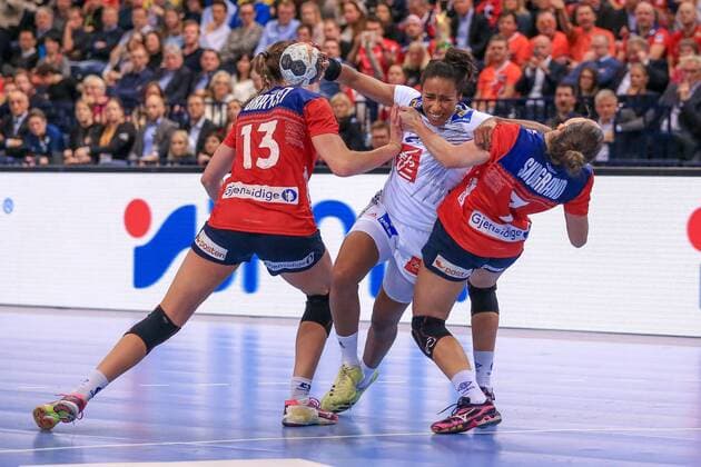 Germany Hamburg Barcleycard Arena Handball Womens World Cup Final France Norway Estelle Nze Minko FRA Kari Brattset Stine Ruscetta Skogrand NOR