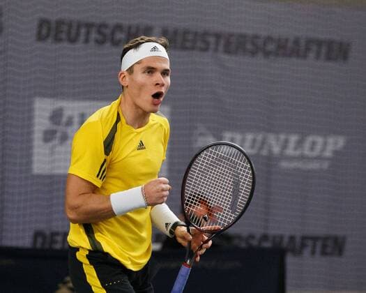 DANIEL MASUR makes a fist and cheers rejoicing emotion Copyright: xJuergenxHasenkopfx