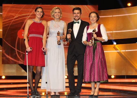 Proclamation of the athlete of the year 2017 in Baden Baden Johannes Rydzek and Laura Dahlmeier are the athletes of the year 2017 in the individual ranking left the winners in the team ranking Laura Ludwig and Kira Walkenhorst Baden Baden Baden Würthemberg Germany Kurhaus