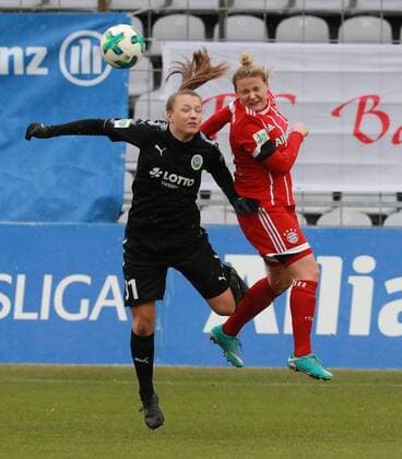 Dominika Skorvankova re FC Bayern Munich v Tanja Pawollek 1 FFC Frankfurt Womens Football 1 BL 17 12 2017 Grünwalderstadion FC Bayern Munich 1 FFC Frankfurt