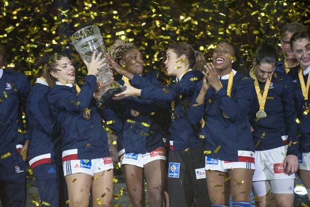 France is world champion and celebrates the award ceremony Hamburg Hamburg Germany Barclaycard Arena Copyright: xAgentur54Gradx xThomasxSobczakx