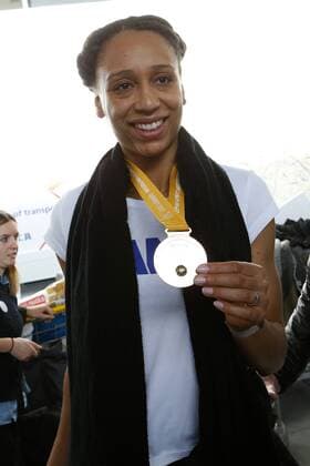 Beatrice Edwige HANDBALL : Retour de l equipe de France feminine de Handball - Roissy CDG - 18 12 2017 MichaelBaucher Panoramic 