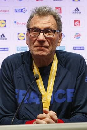 Olivier Krumbholz HANDBALL : Conference de presse de l equipe de France feminine de Handball - Roissy CDG - 18 12 2017 MichaelBaucher Panoramic 
