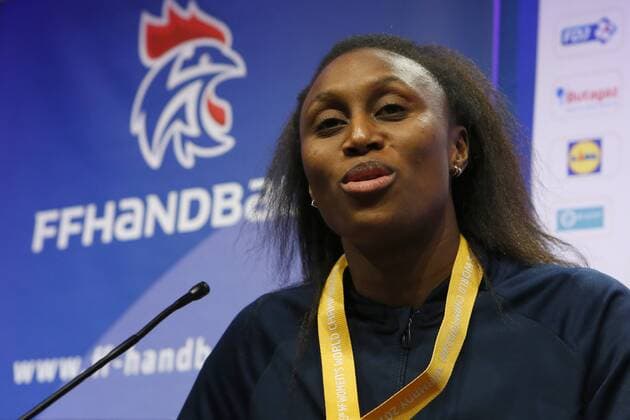 Siraba Dembele HANDBALL : Conference de presse de l equipe de France feminine de Handball - Roissy CDG - 18 12 2017 MichaelBaucher Panoramic 