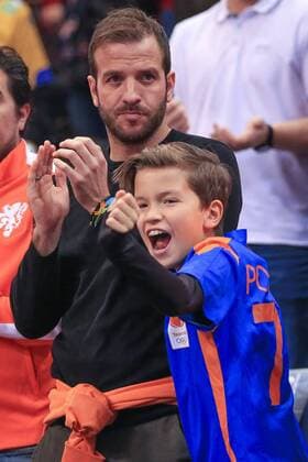 Germany Hamburg Barcleycard Arena Handball Womens World Cup Womens Game for 3rd place Sweden Netherlands Raffael van der Vaart with son Damian NED do not fire Estavana Polman NED in the picture