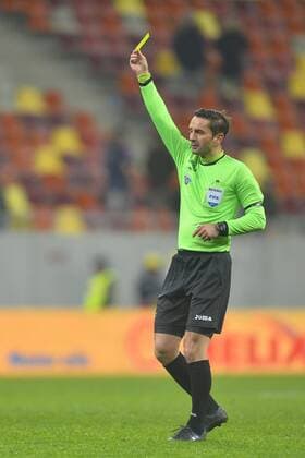 December 17, 2017 - Bucharest, Romania - Referee Sebastian Coltescu during the Stage 22 of the Romanian First League Football match, between Steaua Bucharest and Viitorul Constanta at Arena Nationala Stadium, Bucharest, Romania on 17 December 2017. Steaua Bucharest v Viitorul Constanta - Romanian League 1  - ZUMAn230 20171217_zaa_n230_863 Copyright: xAlexxNicodimx