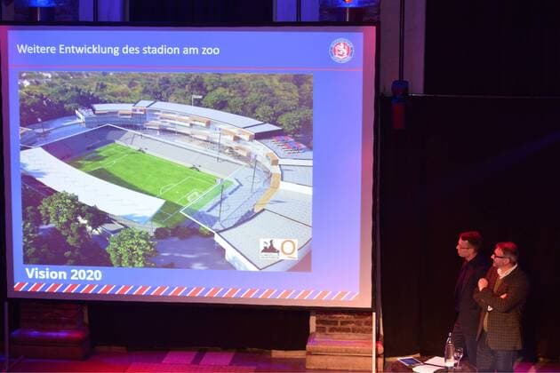 GER Regionalliga West Wuppertaler SV presentation 2020 18 12 2017 GER Regionalliga West Wuppertaler SV 2020 was presentation in Barmer station to fans and guests the WSV project 2020 with new stadium presents here the Architect Antonio Quintilani right with the Investor Thilo Küpper nordphotox xFreund nph00018