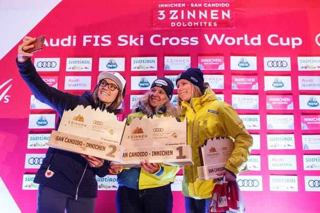 FREE STYLE - FIS SX WC Innichen INNICHEN,ITALY,21.DEC.17 - FREESTYLE SKIING - FIS World Cup, Ski Cross, price giving ceremony. Image shows the rejoicing of Georgia Simmerling (CAN), Heidi Zacher (GER) and Sandra Naeslund (SWE). GEPAxpictures xDanielxGoetzhaber
