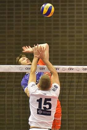 21 12 2017 xtkx volleyball men s CEV Cup United volleys Frankfurt MONTPELLIER UC volley emspor v l Lincoln Williams United volleys Thiago Sens Montpellier Frankfurt