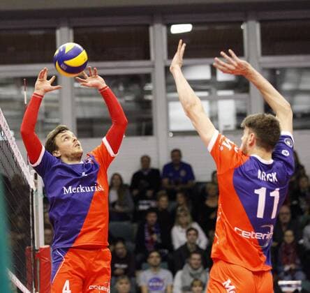 Germany Rüsselsheim am Main 21 12 2017 volleyball Hesse European CEV Cup men s season 2017 2018 United volleys Rheinmain blue Montpellier volleyball UC ws v l Patrick Steuerwald United volleys 4 Tobias Krick United volleys 11 sports United volleys Rheinmain Montpellier volleyball UC