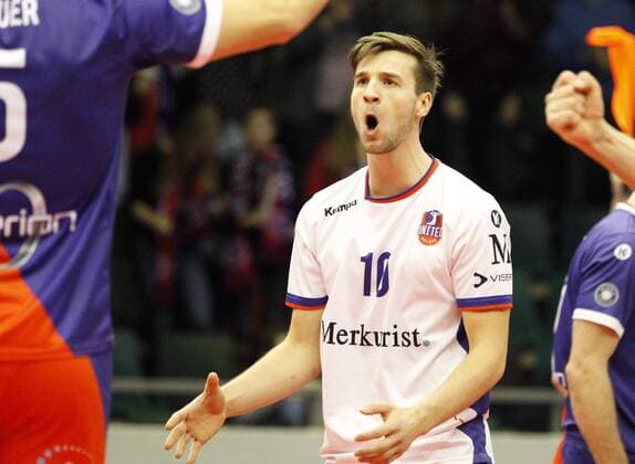 Germany Rüsselsheim am Main 21 12 2017 volleyball Hesse European CEV Cup men s season 2017 2018 United volleys Rheinmain blue Montpellier volleyball UC ws v l Julian Zenger United volleys 10 sports United volleys Rheinmain Montpellier volleyball UC