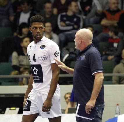 Germany Rüsselsheim am Main 21 12 2017 volleyball Hesse European CEV Cup men s season 2017 2018 United volleys Rheinmain blue Montpellier volleyball UC ws v l Kevin Kaba Montpellier nr 4 coach Olivier Lecat Montpellier sport United volleys Rheinmain Montpellier volleyball UC