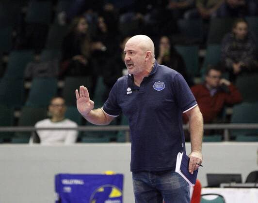 Germany Rüsselsheim am Main 21 12 2017 volleyball Hesse European CEV Cup men s season 2017 2018 United volleys Rheinmain blue Montpellier volleyball UC ws v l coach Olivier Lecat Montpellier sport United volleys Rheinmain Montpellier volleyball UC