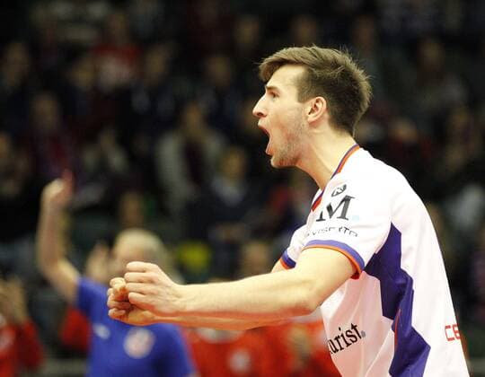 Germany Rüsselsheim am Main 21 12 2017 volleyball Hesse European CEV Cup men s season 2017 2018 United volleys Rheinmain blue Montpellier volleyball UC ws v l Julian Zenger United volleys 10 sports United volleys Rheinmain Montpellier volleyball UC