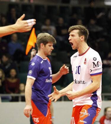 Germany Rüsselsheim am Main 21 12 2017 volleyball Hesse European CEV Cup men s season 2017 2018 United volleys Rheinmain blue Montpellier volleyball UC ws v l Julian Zenger United volleys 10 sports United volleys Rheinmain Montpellier volleyball UC