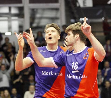 Germany Rüsselsheim am Main 21 12 2017 volleyball Hesse European CEV Cup men s season 2017 2018 United volleys Rheinmain blue Montpellier volleyball UC ws v l Lukas Bauer United volleys 5 Sebastian Schwarz United volleys 16 sports United volleys Rheinmain Montpellier volleyball UC