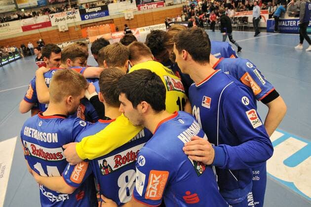 the circle of the Balingen players after the game handball men 2 Bundesliga 22 12 2017 photo TBaur EIBNER Balingen Copyright: xBaurT Eibner-Pressefotox EP_ToBa