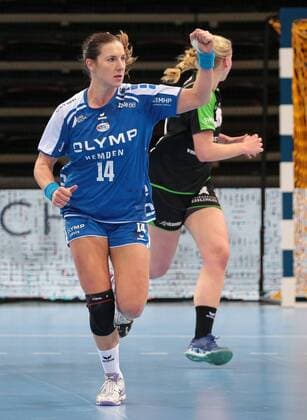 23 12 2017 Germany Ludwigsburg Germany handball Bundesliga women 7 day season 2017 2018 SG BBM Bietigheim vs TV Padmanabha Belastingen Karolina Kudlacz GLOC BBM cheers cheers