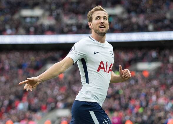 Football - 2017 2018 Premier League - Tottenham Hotspur vs. Southampton Harry Kane (Tottenham FC) looks to the crowd and celebrates scoring his hat trick and setting the new goals scored in a calendar year record at Wembley Stadium. COLORSPORT DANIEL BEARHAM  csp_tot_sou_261217_