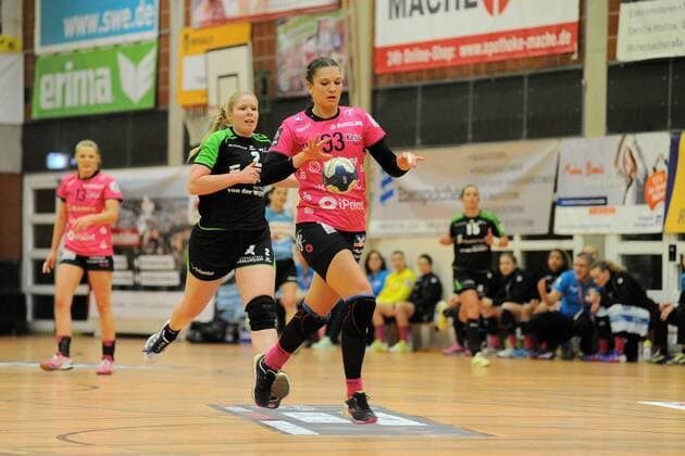 Julia Behnke chicks Metzingen 93 babes Metzingen handball League game 27 12 2017 photo TBaur EIBNER Ostfildern Padmanabha Belastingen Copyright: xEIBNER Tobias_Baurx EP_TBR