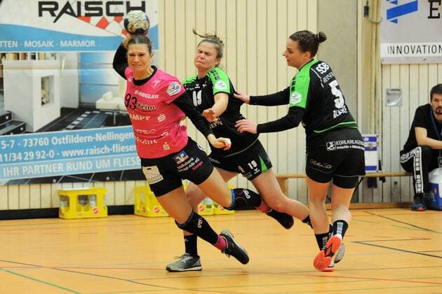Julia Behnke chicks Metzingen 93 babes Metzingen handball League game 27 12 2017 photo TBaur EIBNER Ostfildern Padmanabha Belastingen Copyright: xEIBNER Tobias_Baurx EP_TBR