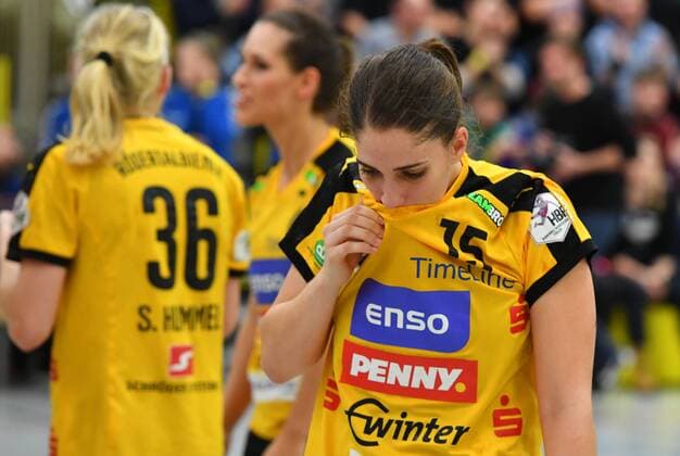 Tamara Bösch Holme Valley Handball Club disappointed Röder Valley against HSG Blomberg Lippe handball 1 League of women 1 Bundesliga Röder Valley bees HCR large rad village season 2017 2018 27 12 2017