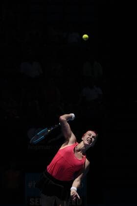 30th December 2017, Perth Arena, Perth, Australia; MasterCard Hopman Cup Tennis; Anastasia Pavlyuchenkova of Team Russia serves to CoCo Vandeweghe of Team USA Vandeweghe won 2-0  ActionPlus11966278