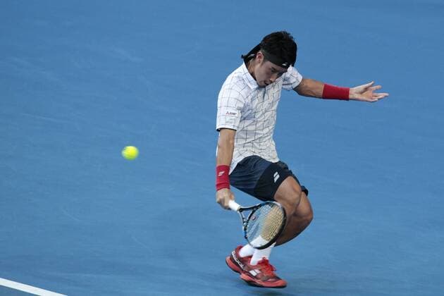 30th December 2017, Perth Arena, Perth, Australia; MasterCard Hopman Cup Tennis; Yuchi Sugita of Team Japan plays a forehand shot against Roger Federer of Team Switzerland Federer won 2-0  ActionPlus11966353
