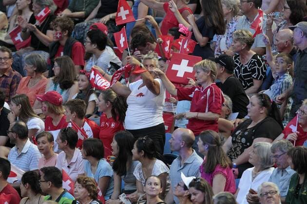 30th December 2017, Perth Arena, Perth, Australia; MasterCard Hopman Cup Tennis; Tennis fans dance during a break in play between Roger Federer of Team Switzerland and Yuchi Sugita of Team Japan  ActionPlus11966357