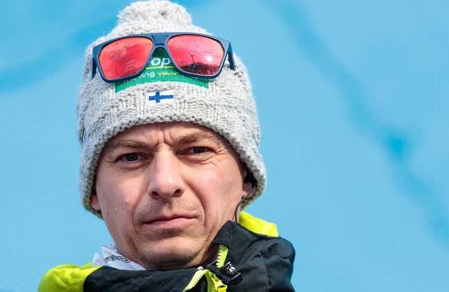 29.12.2017, Schattenbergschanze, Oberstdorf, GER, FIS Weltcup Ski Sprung, Vierschanzentournee, Oberstdorf, Training, im Bild Cheftrainer Andreas Mitter (FIN) Austrian Headcoach Andreas Mitter of Finland during Practice Jump for the Four Hills Tournament of FIS Ski jumping Skispringen Ski nordisch World Cup at the Schattenbergschanze in Oberstdorf, Germany on 2017 12 29. Oberstdorf *** 29 12 2017 shadow ski jump Oberstdorf GER FIS World Cup ski jumping four hills tournament Oberstdorf training pictured coach of Andreas Mitter FIN Austrian head coach Andreas Mitter of Finland during a practice jump for the four hills tournament of FIS Ski Jumping World Cup at the Shadow Mountain Hill in Oberstdorf Germany on 2017 12 29 Oberstdorf  EX_FEI  