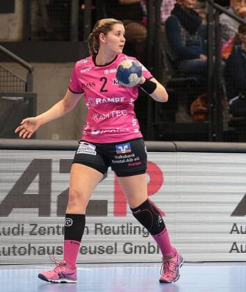 30 12 2017 Stuttgart Germany handball Bundesliga women 9 day season 2017 2018 babes Metzingen vs fresh on Göppingen Marlene Zapf TUS