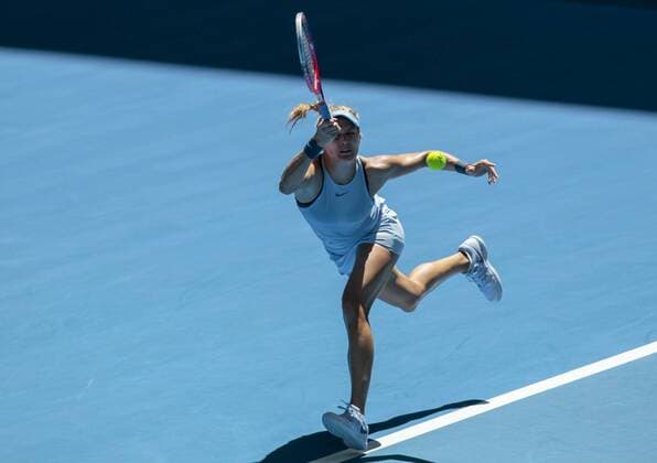31st December 2017, Perth Arena, Perth, Australia; MasterCard Hopman Cup Tennis; Eugenie Bouchard of Team Canada plays a forehand shot against Daria Gavrilova of Team Australia Gavrilova won in straight sets 2-0  ActionPlus11966787