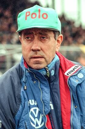From 2 BL season 1994-95 VfL Wolfsburg v Hertha BSC Berlin 1 0 10 12 1994 In the photo WOB VfL coach Eckhard Krautzun