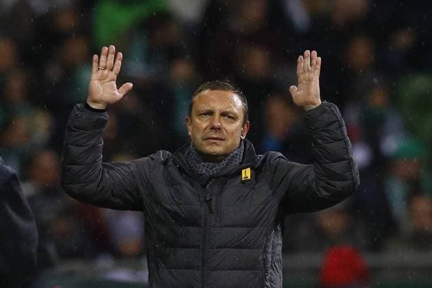 19 11 2017 Weserstadium Bremen League 1 League SV Werder Bremen vs Hanover 96 pictured André wide equestrian coach Hannover is disappointed, and highlights the poor high SV Werder Bremen vs Hanover 96
