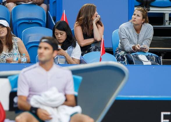 Wife Mirka sitting in the player ROGER FEDERER out of focus in the foreground game break team Switzerland tennis Hopman Cup 2018 ITF Perth arena Perth Western Australia Australia 2 January 2018 Copyright: xJuergenxHasenkopfx