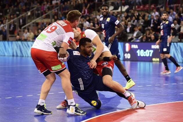 Cedric Sorhaindo (France) vs Espen Lie Hansen (Norvege) HANDBALL : France vs Norvege - Golden League - Rouen - 04 01 2018 JBAutissier Panoramic 