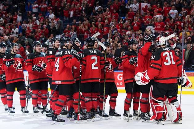 180104 Canada s players rejoice after the semi-finals Ice Hockey Canada pa between JVM and Czech Republic 4 January 2018 in Buffalo  Copyright: JOELxMARKLUND BB180104JM092