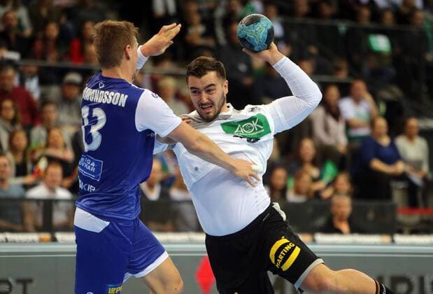Germany DHB Island Germany Stuttgart 04 01 2018 handball match Germany DHB Island v l Olafur Guomundsson Island Jannik Kohlbacher Germany