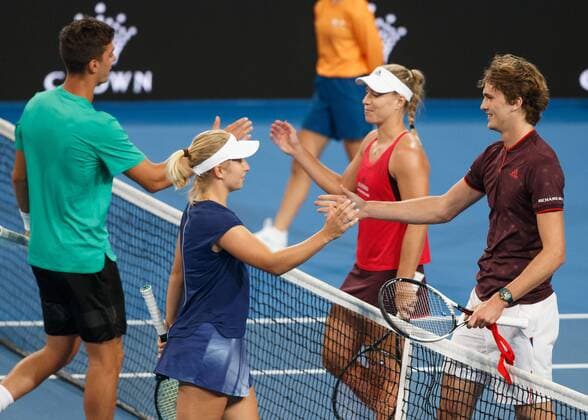 L R DARIA KASATKINA and THANASI KOKKINAKIS congratulate the victors ANGELIQUE KERBER and ALEXANDER ZVEREV Team Germany mixed doubles tennis Hopman Cup 2018 ITF Perth arena Perth Western Australia Australia 5 January 2018 Copyright: xJuergenxHasenkopfx