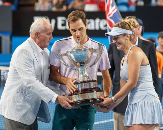 Tennis legend Neale Fraser off handed Cup on BELINDA BENCIC ROGER FEDERER Team Switzerland mixed doubles winners tennis Hopman Cup 2018 ITF Perth arena Perth Western Australia Australia 6 January 2018 Copyright: xJuergenxHasenkopfx