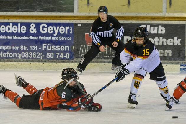 GER Nations Cup 2018 Germany GER vs Canada CAN 06 01 2018 BLZ arena feet GER Nations Cup 2018 Germany GER vs Canada CAN pictured Loren fork CAN 6 Andreas Lanzl GER 15 nordphotoxHafner nph00200