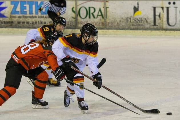 GER Nations Cup 2018 Germany GER vs Canada CAN 06 01 2018 BLZ arena feet GER Nations Cup 2018 Germany GER vs Canada CAN pictured Josiane Pozzebon CAN 18 Nina Kamenik GER 7 nordphotoxHafner nph00200