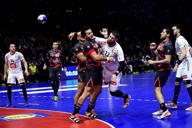 Luka Karabatic (France) vs Ibrahim El Masry (Egypte) HANDBALL : France vs Egypte - Golden League - Paris - 06 01 2018 JBAutissier Panoramic 