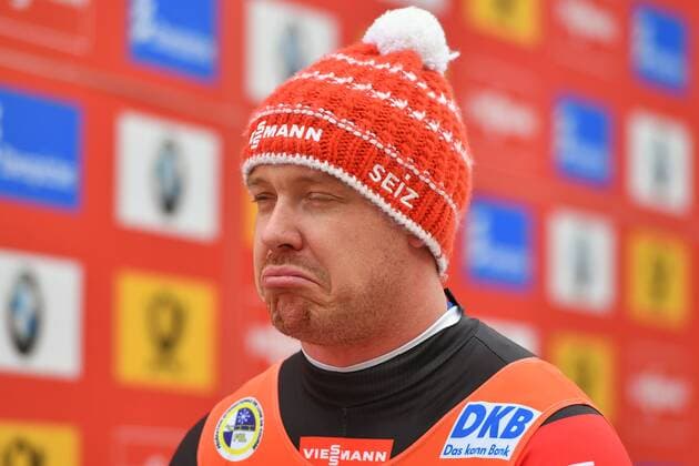 Themen der Woche - SPORT Bilder des Tages - SPORT Felix LOCH (GER), Enttaeuschung,Frust,enttaeuscht, frustriert,niedergeschlagen, Aktion,Einzelbild,angeschnittenes Einzelmotiv,Portraet,Portrait,Porträt. Herren Einsitzer, Rodeln,Weltcup in Koenigsee , Rennrodeln am 07.01.2018.Kunsteisbahn Koenigssee. *** Felix LOCH GER disappointment frustration disappointed frustrated crushed action frame single subject cut to portrait portrait portrait men s single Luge World Cup Königsee Luge on 07 01 2018 rink Königssee