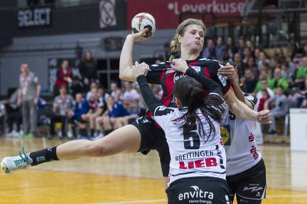 Handball Bundesliga TSV Bayer 04 Leverkusen vs Neckarsulm SU 34 27 handball Bundesliga TSV Bayer 04 Leverkusen vs Neckarsulm SU 34 27 7 1 2017 Leverkusen Ostermann arena Germany photo Ralf Kabra Elf Sally Potocki 8 RM RL Hannah Breitinger 5 LA Isabel Tissekker 9 RL RR xrkx